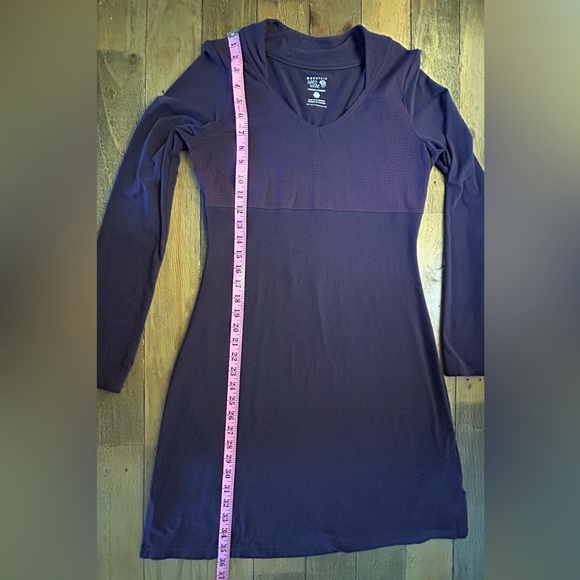 Mountain Hardwear Outdoor Hiking Butter Dress in Purple Long Sleeves - Picture 5 of 10